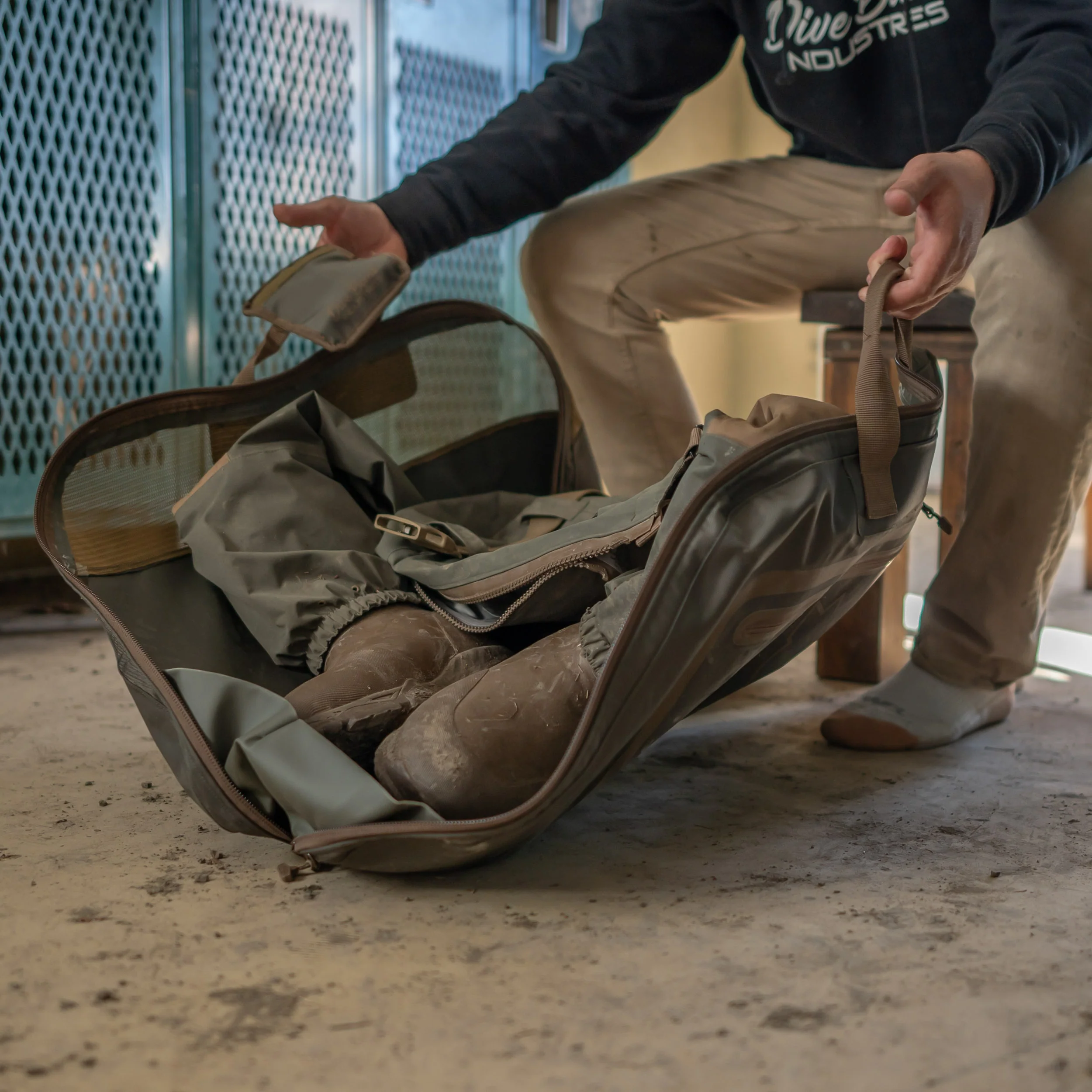 DB Wader Bag - Image 12